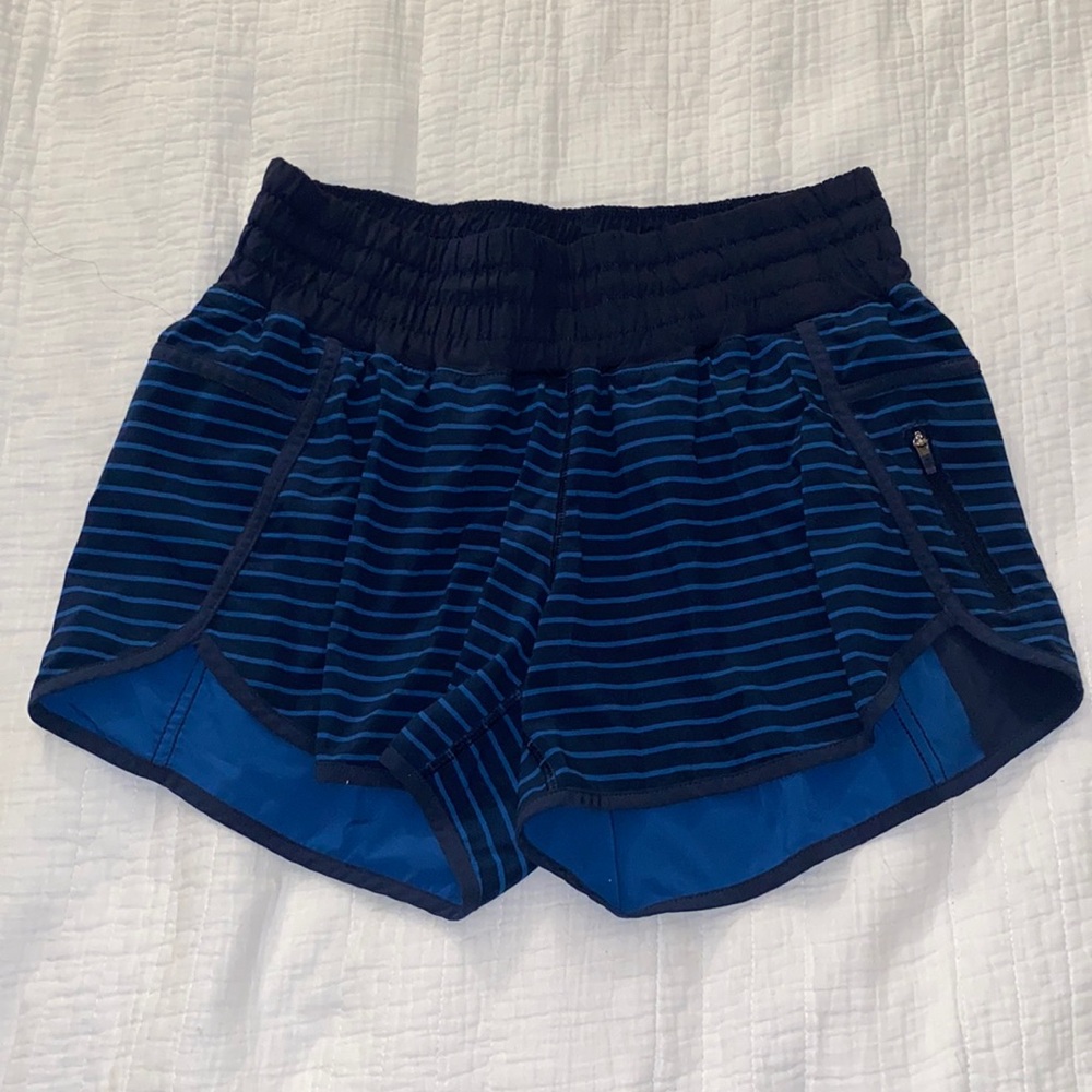 Lululemon Tracker Short II 4 way stretch